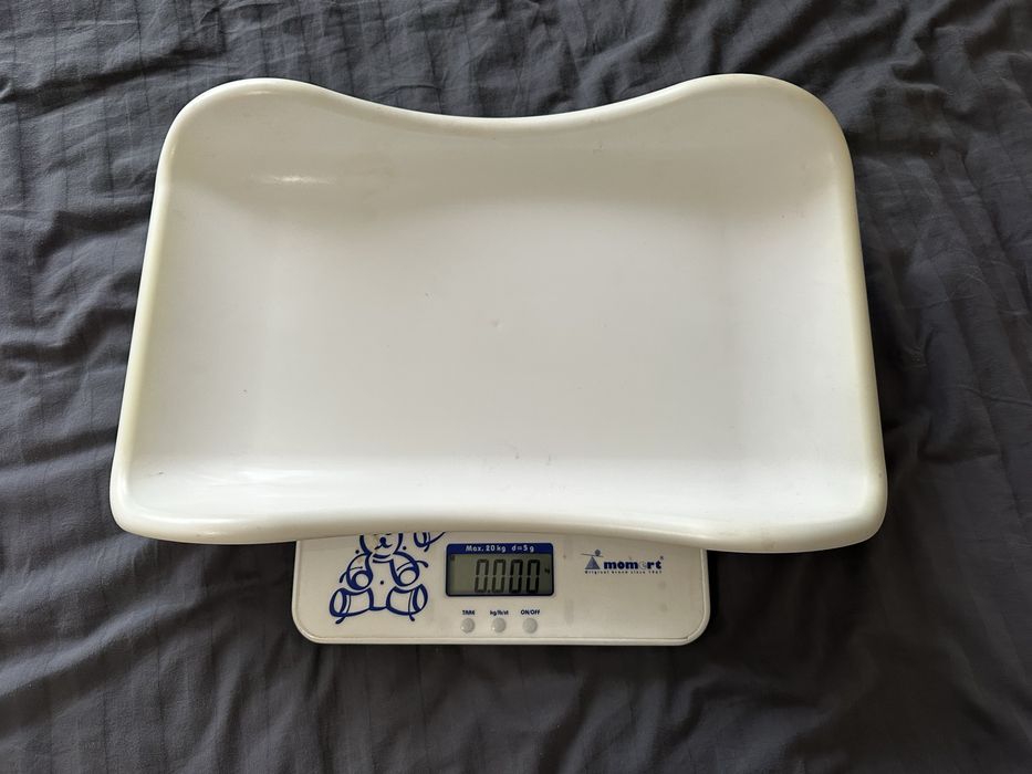 Продам дитячі електронні ваги Momert