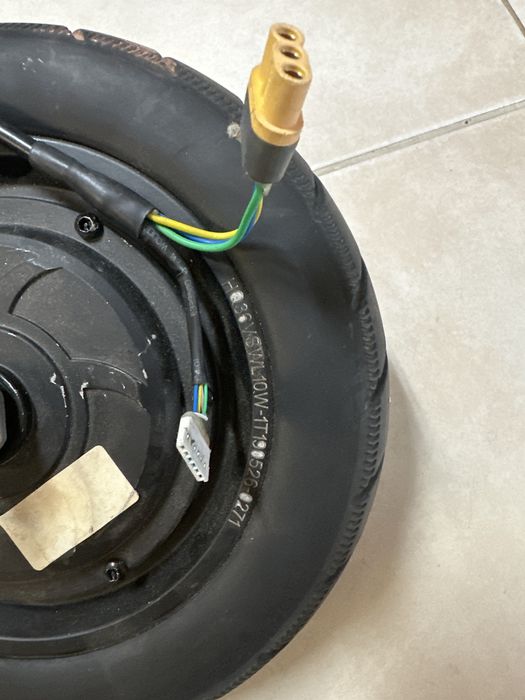 Vendo roda motor trotinete  mais roda traseira 30€