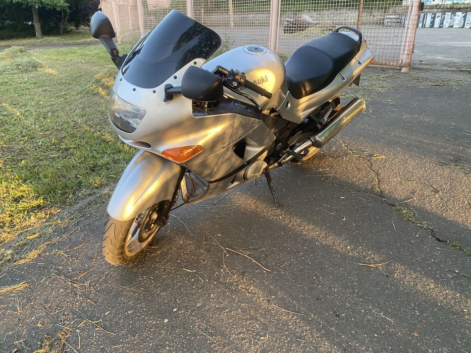 Продам Kavasaki zzr400