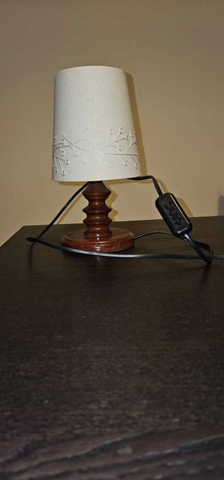 candeeiro de mesa com lâmpada