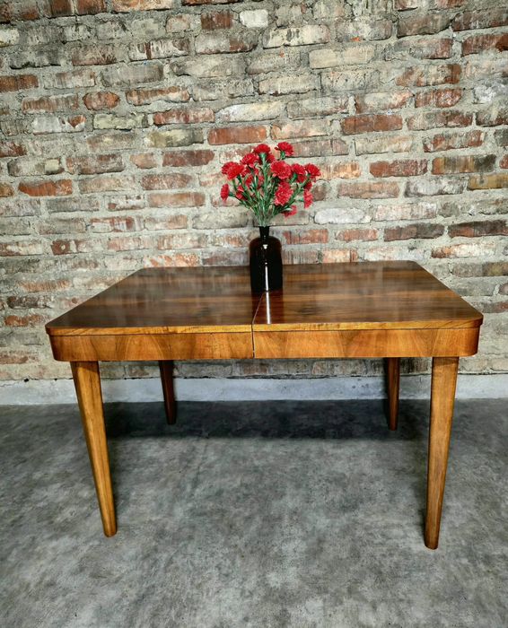 Stół Halabala po renowacji CUDO