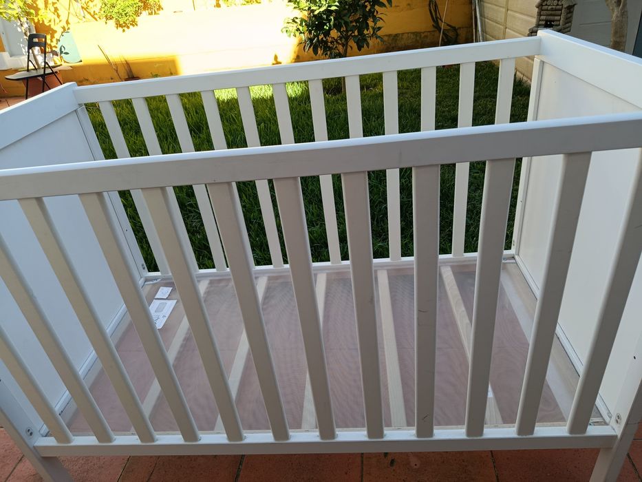 Cama de bebé do IKEA.