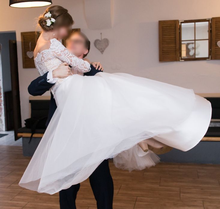 Sprzedam elegancką suknię ślubną