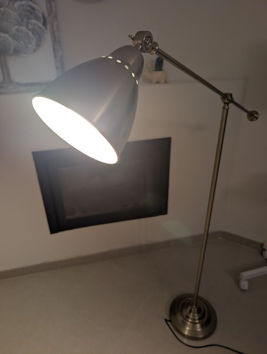Lâmpada de terra leitura IKEA