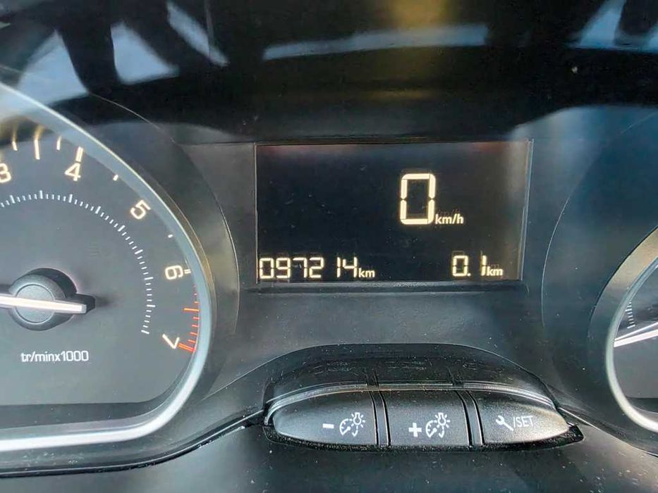 Peugeot 2008 1.2Vti 82Cv Style 90.000Km 12/2017
