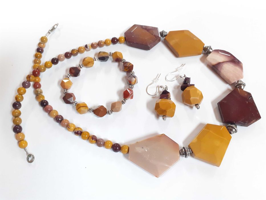 Komplet biżuterii z kamienia mokaitu - naszyjnik bransoletka kolczyki