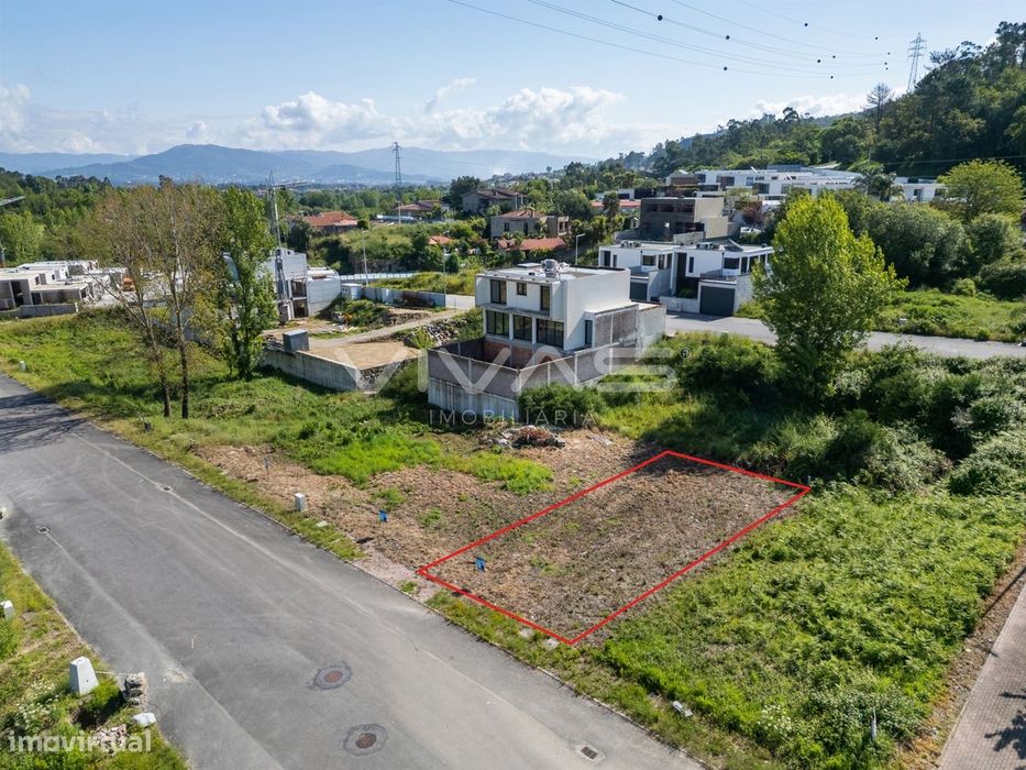 Land Plot for Sale in Palmeira, Braga