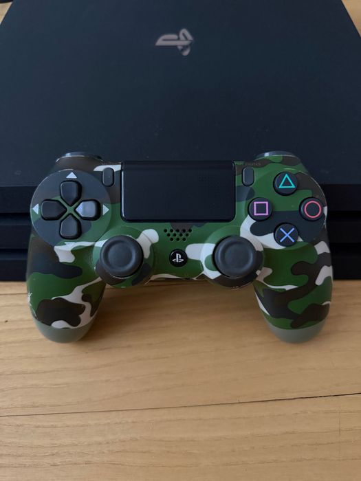 PlayStation 4 Pro 1TB + Pad + 3 Gry