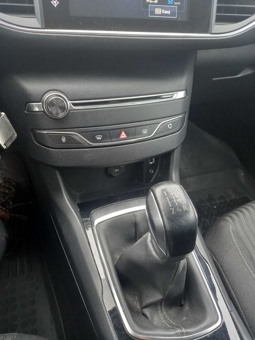 Peugeot 308 T9 1.6hdi 92km 2014 hatchback PL salon