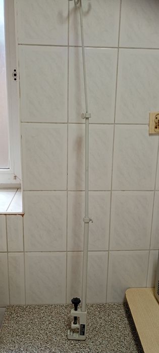 Stojak na kroplówki przykręcany