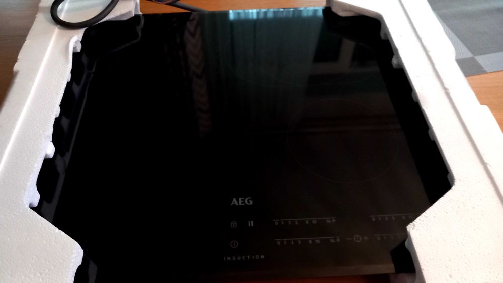 Płyta indukcyjna AEG