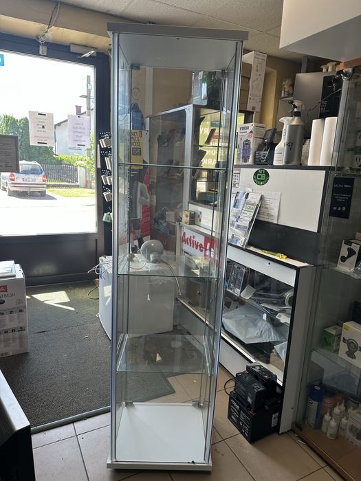 Witryna szklana biurowa Ikea