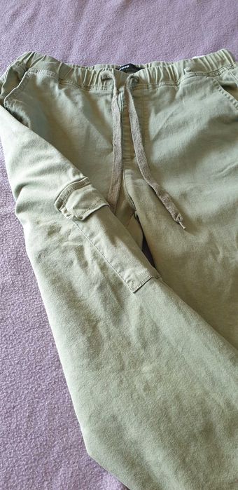 Spodnie Cropp r. 38