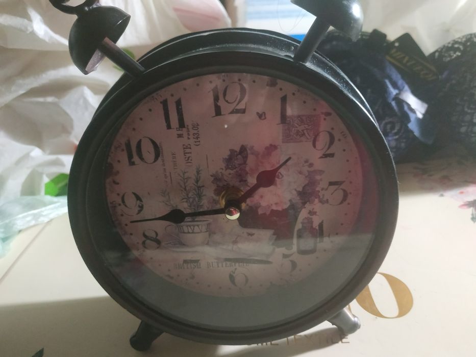 Настінний годинник для декору
