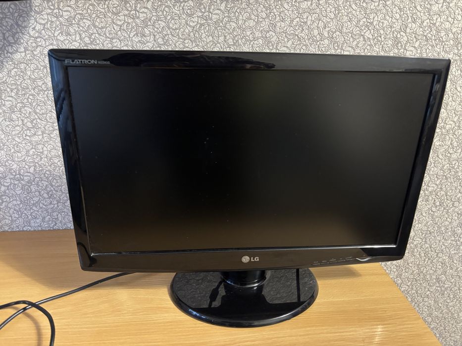 Монитор LG Flatron W2343S 23" Full HD + VGA→HDMI