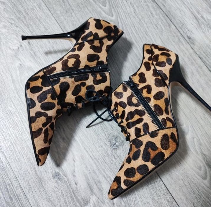 Шкіряні з ворсом леопардові ботильйони Duna 40р.