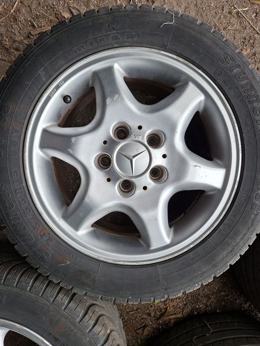 Jantes Mercedes com pneus