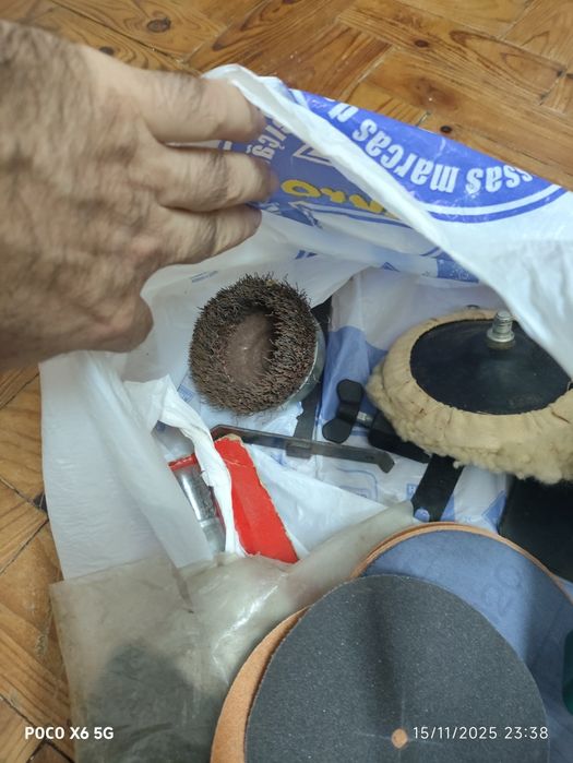 Lote de acessórios Black & Decker para máquina de corte e lixadeira