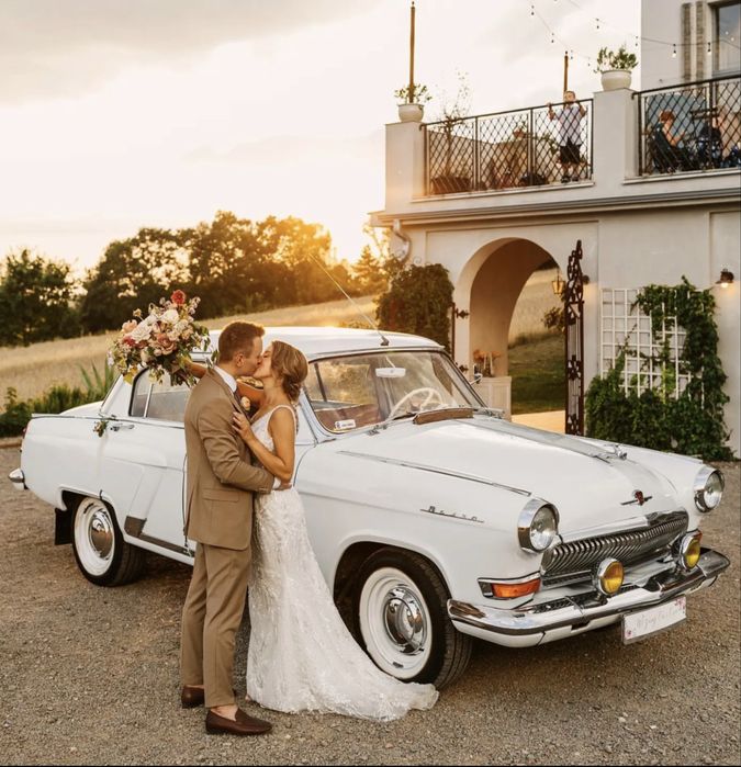 Wołga Lincoln auto samochód do ślubu wesele retro wedding klasyk