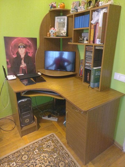 Стіл для комп'ютера