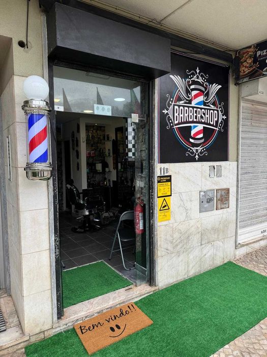 Loja de rua com 35 m2 - Almada