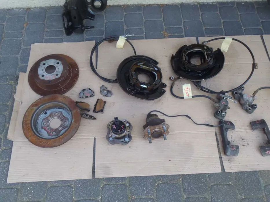 piasta łożysko abs tył toyota yaris I 1 II III wersja pod tarcze jak nowe