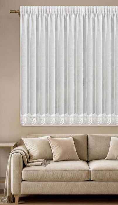 Firana 350x150 Kasandra biała z ozdobną obszywką gotowa na taśmie