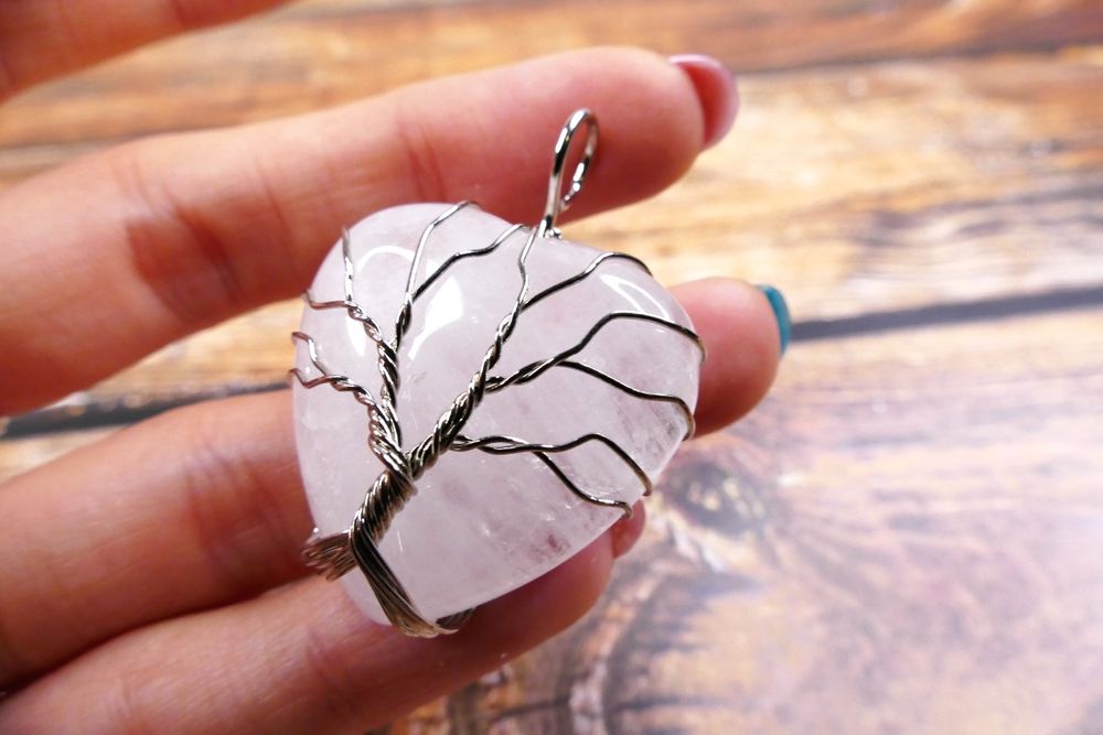 Wisiorek amulet z kryształem górskim, drzewo życia