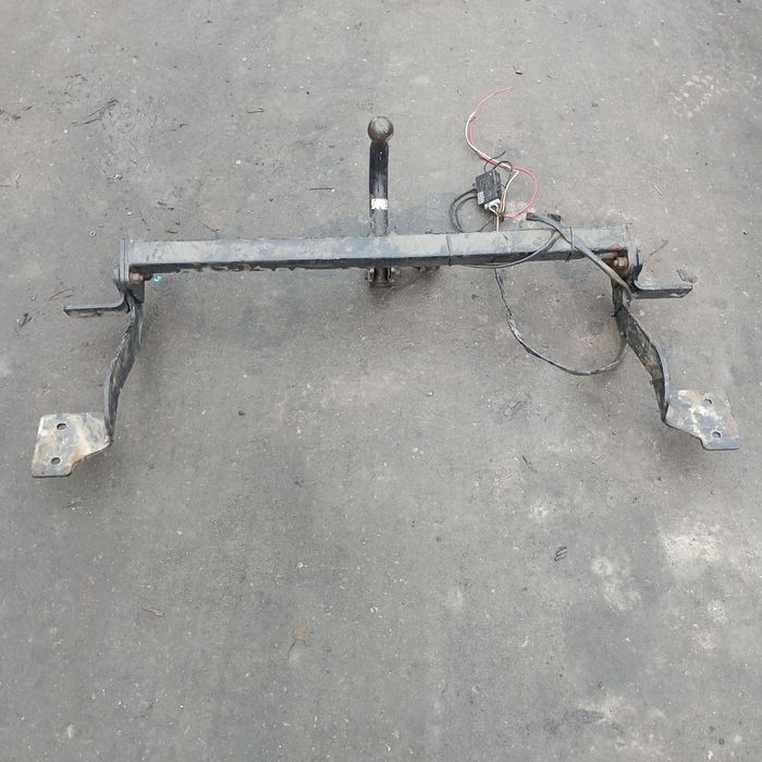 Фаркоп Peugeot Partner B9 Пежо партнер 08-