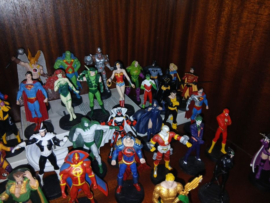 Colecao 50 figura da Marvel de chumbo   7 € cada