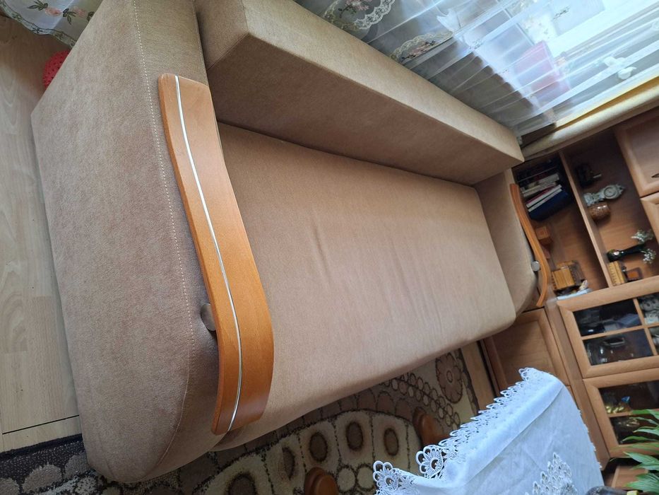 Sofa rozkladana zadbana