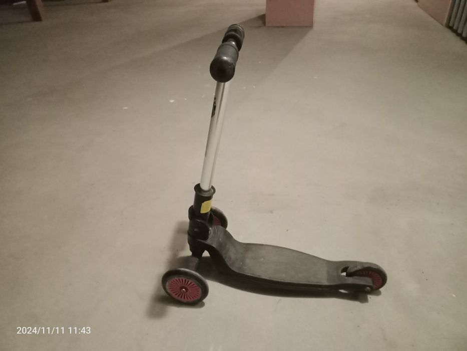 Hulajnoga dziecięca trzykołowa