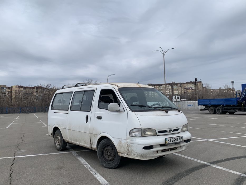 Продам бус KIA PREGIO 2000 рік 2,7 дизель