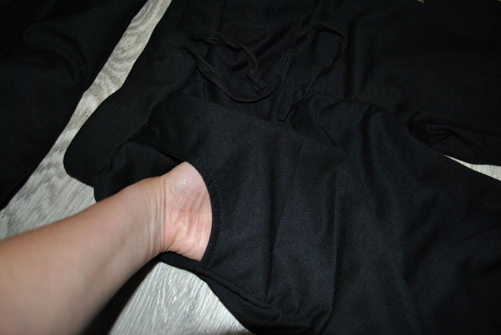 Хлопковый Прогулочный костюм FASHION M черный с золотым принтом крутой