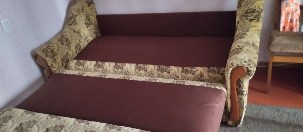 Продам  срочно диван