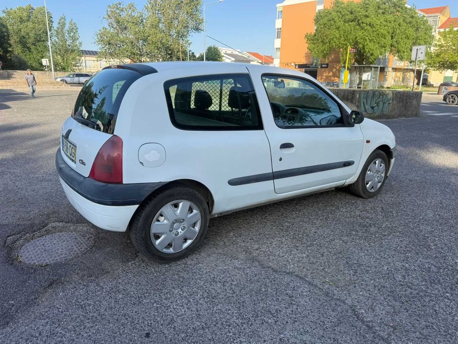 reanult clio 1.9d um comercial econômico e fiável