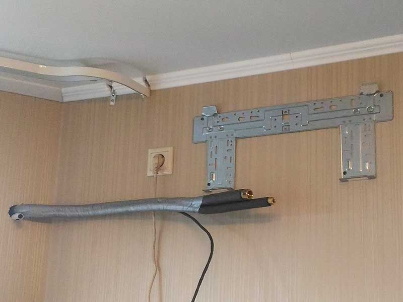 Установка кондиціонера, передмонтаж (закладка труб під ремонт) демонта