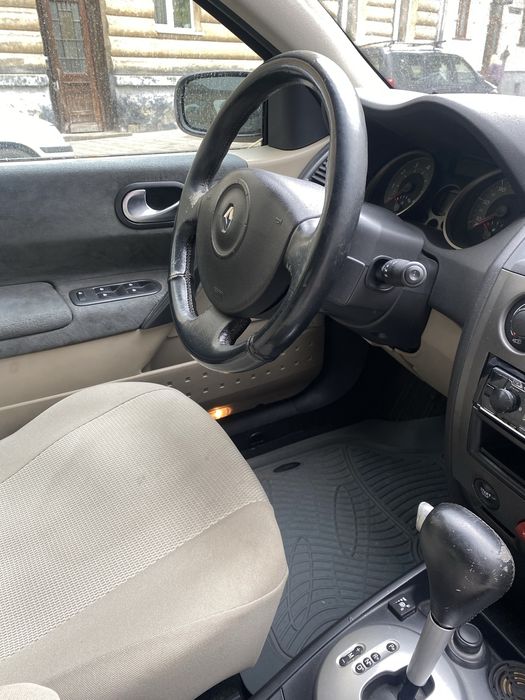 Автомобіль Renault megane 2