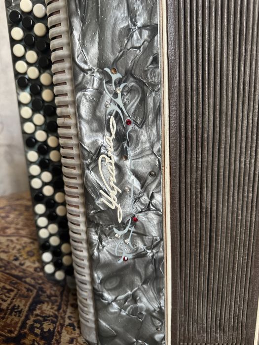 Баян Україна