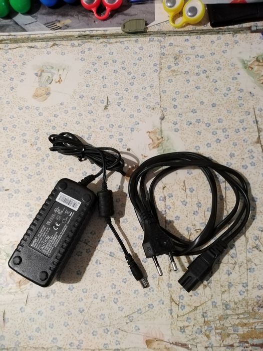 Vendo carregador novo