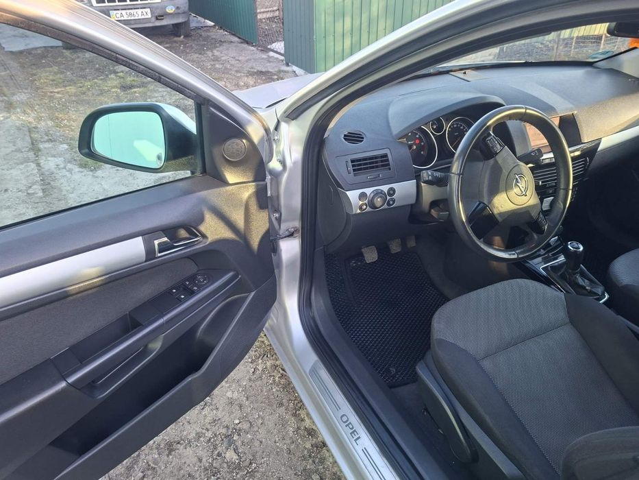 Opel Astra H, 2010 рік