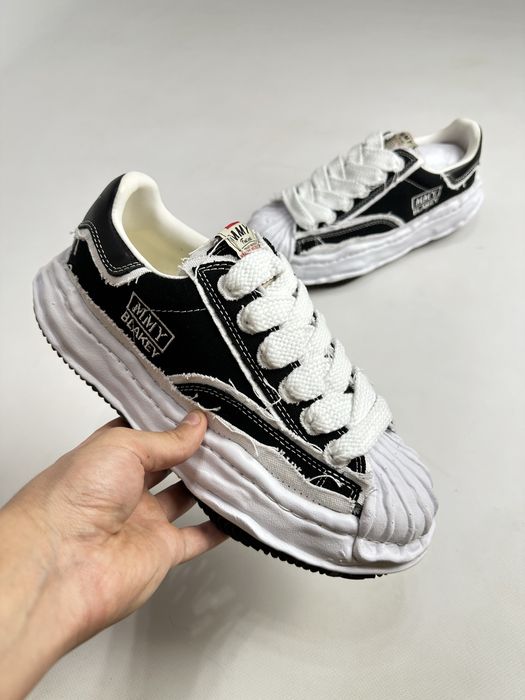 MMY Maison Mihara Yasuhiro BLAKEY 43 27 черные белые custom opium 42,5