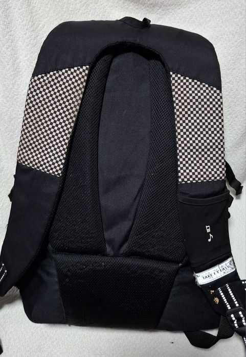 Рюкзак фірмовий об'ємний