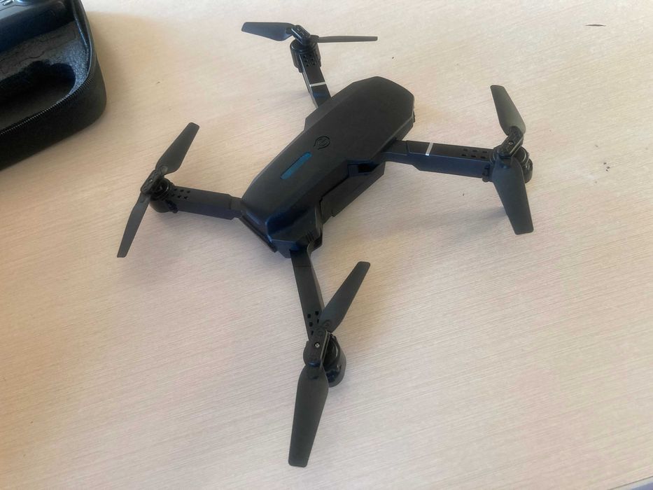 Квадрокоптер E88 з подвійною HD-камерою.Новий.