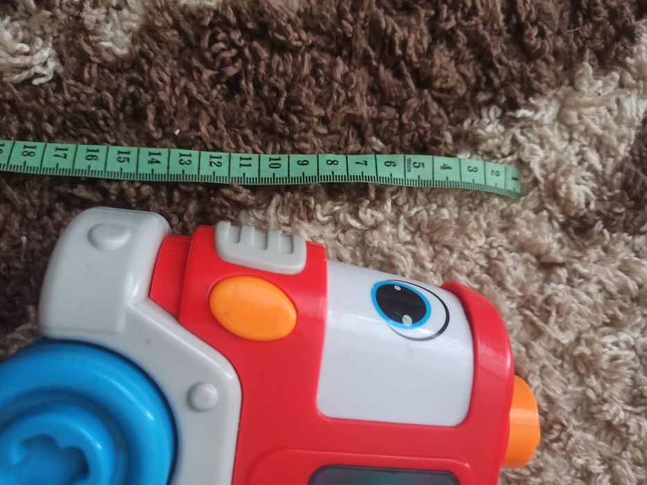 Игрушечные машинки.