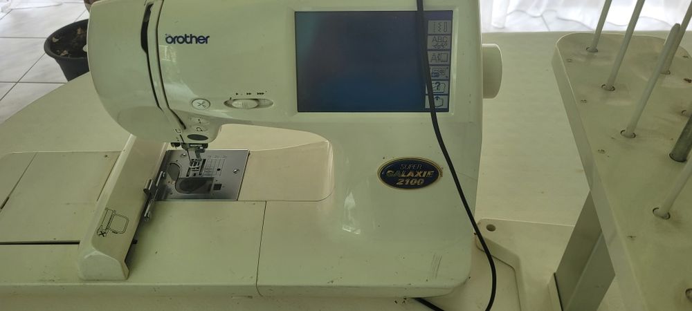 Hafciarka Brother super galaxy 2100 + przystawka do szycia