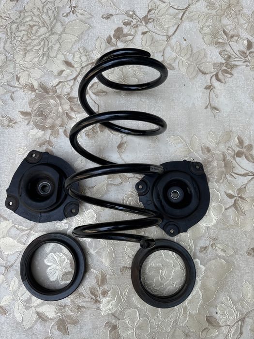 Продам новую пружину NISSAN LEAF 2011-2016год, опорные подшипники бу.