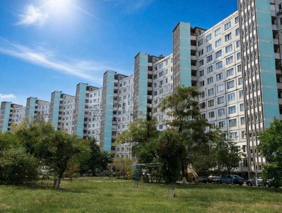 Продам 3к. квартиру ул. Андрея Малышко 3, метро Дарница - 5 мин.