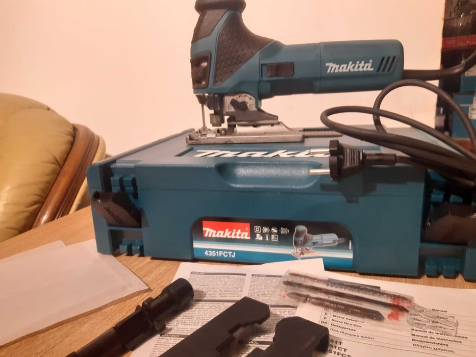 Makita wyrzynarka 4351FCTJ z podcinaniem