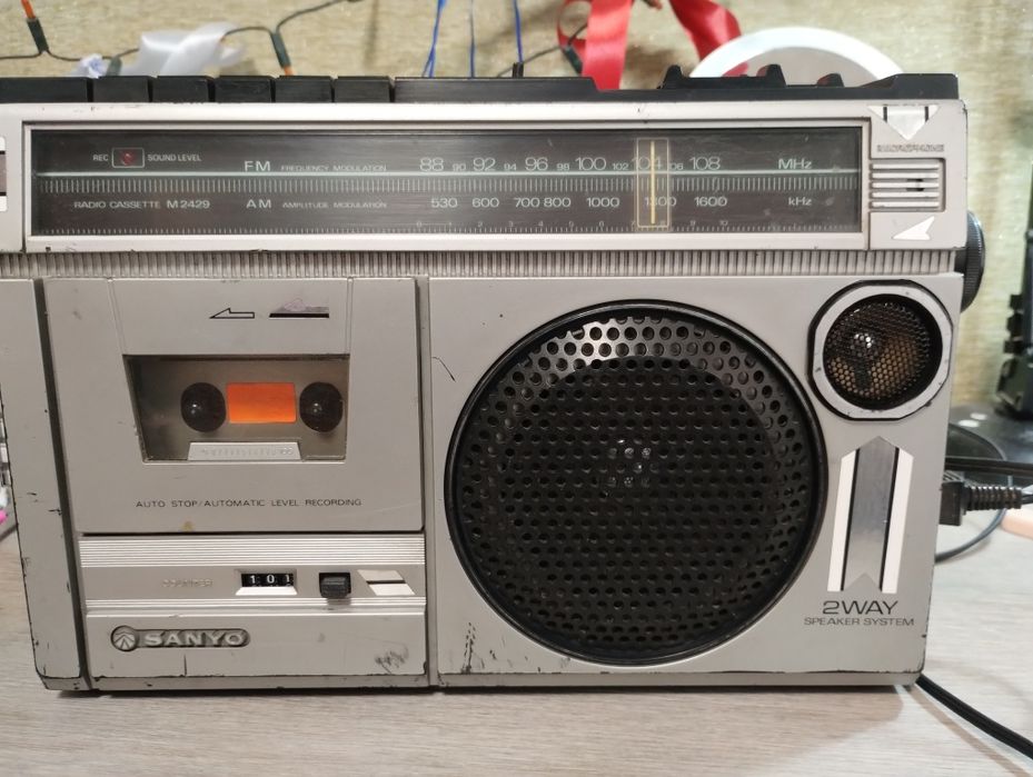 Магнітола Sanyo M2429, повністю робоча